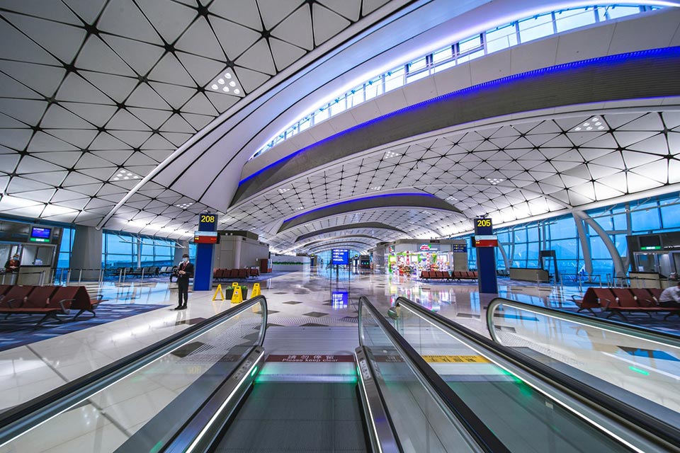 airport near gates with travelator