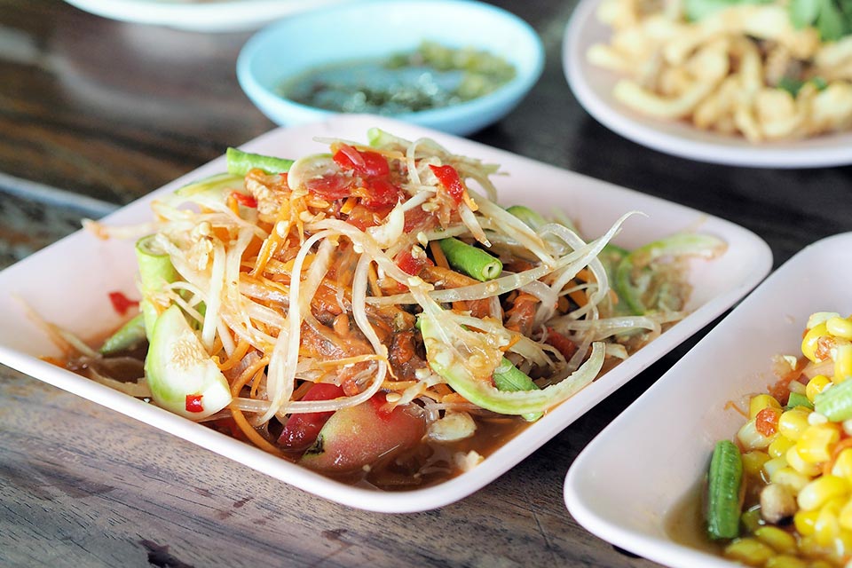 Thai green papaya salad